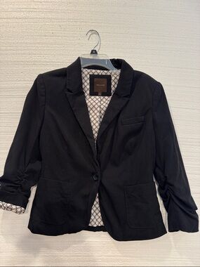 The Limited Black Single-Button Women's Blazer with Patterned Lining